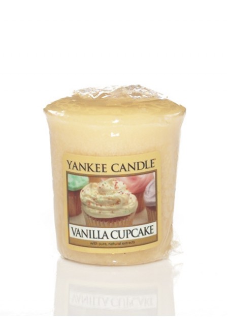 АРОМАТИЧЕСКАЯ СВЕЧА YANKEE CANDLE Vanilla Cupcake / Ванильный кекс   